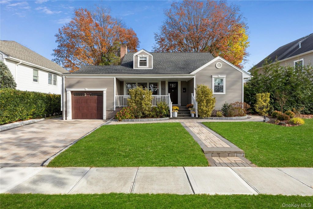 105 Jefferson Street, Garden City, NY 11530