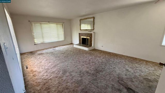 176 Sequoia Dr, Pittsburg, CA 94565