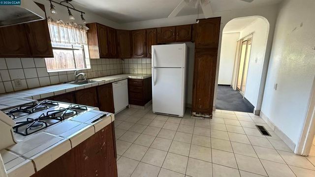176 Sequoia Dr, Pittsburg, CA 94565