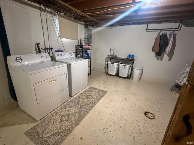 1022 Fieldhouse Avenue, Elkhart, IN 46516