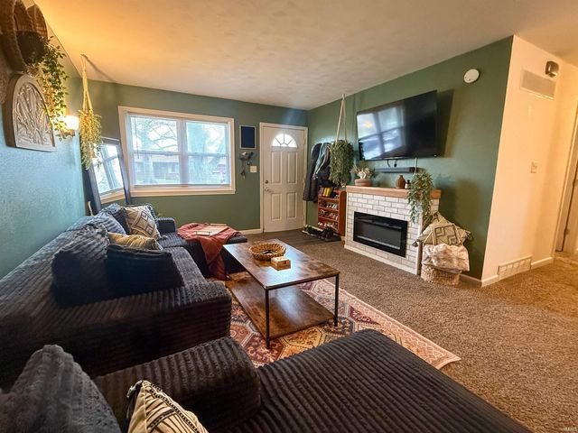 1022 Fieldhouse Avenue, Elkhart, IN 46516