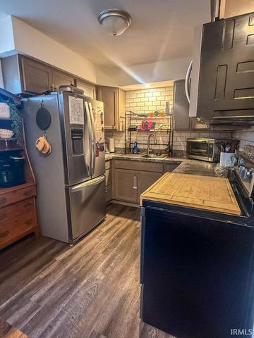 1022 Fieldhouse Avenue, Elkhart, IN 46516