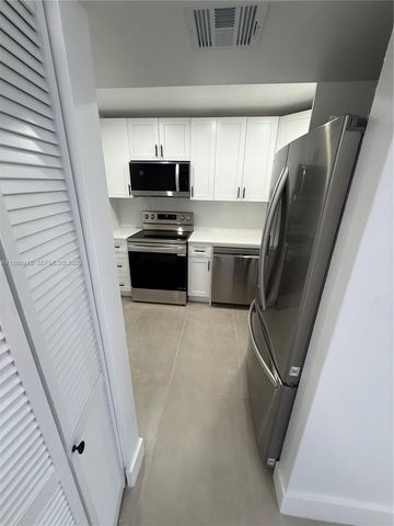 6937 Bay Drive, Miami Beach, FL 33141