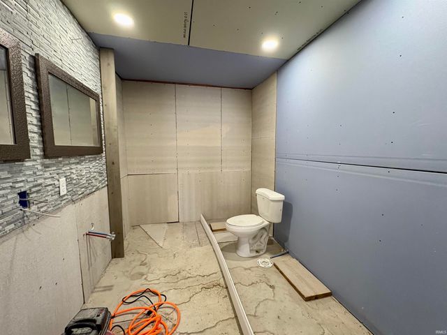 2300 S Brown Avenue, Bloomington, IN 47403