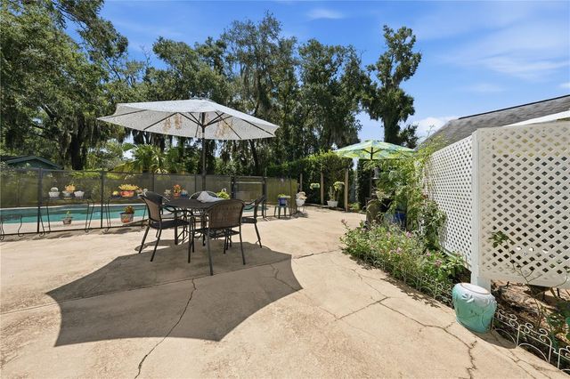 206 E 9TH AVENUE, Mount Dora, FL 32757