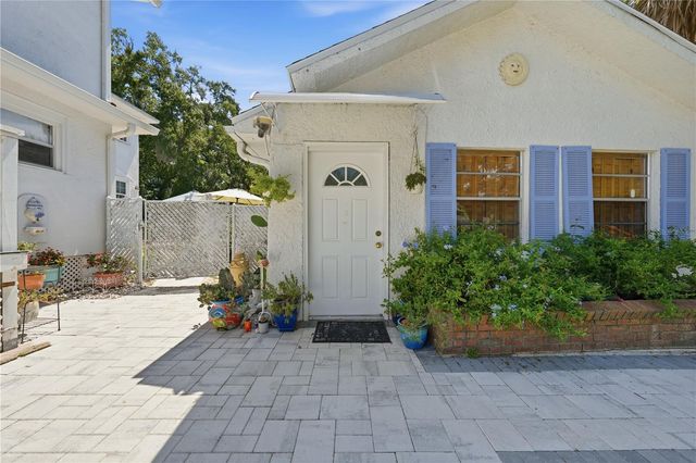 206 E 9TH AVENUE, Mount Dora, FL 32757