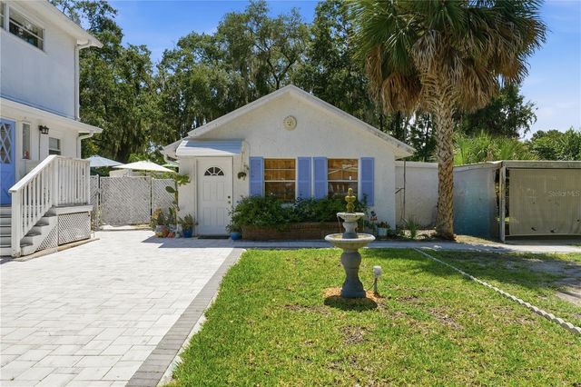 206 E 9TH AVENUE, Mount Dora, FL 32757