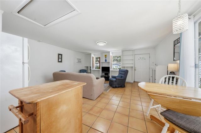 206 E 9TH AVENUE, Mount Dora, FL 32757
