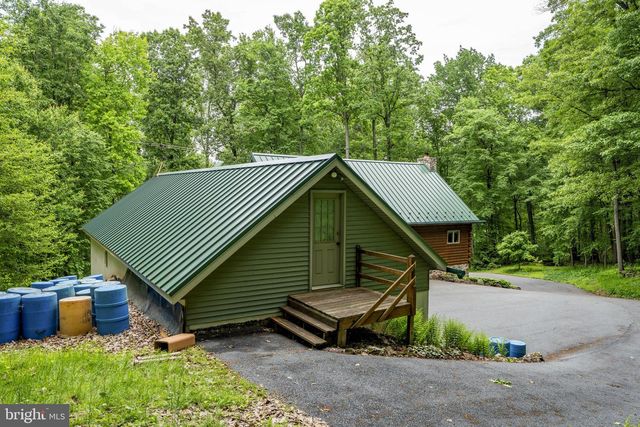 210 RESH RD, Reinholds, PA 17569