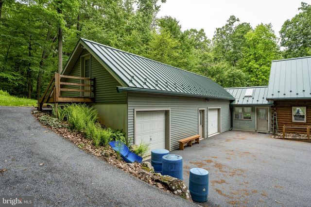 210 RESH RD, Reinholds, PA 17569