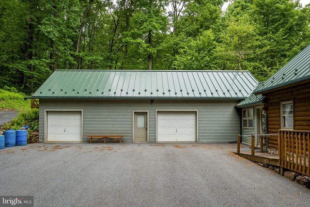210 RESH RD, Reinholds, PA 17569