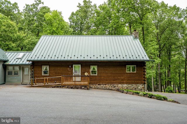210 RESH RD, Reinholds, PA 17569
