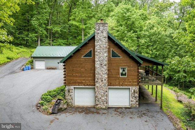210 RESH RD, Reinholds, PA 17569