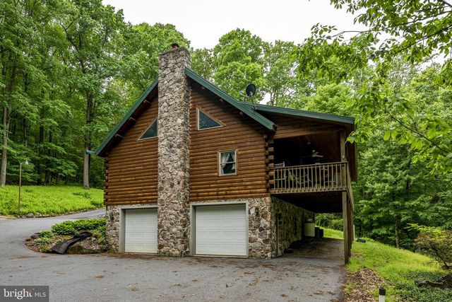 210 RESH RD, Reinholds, PA 17569