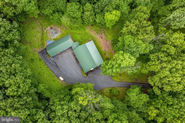 210 RESH RD, Reinholds, PA 17569