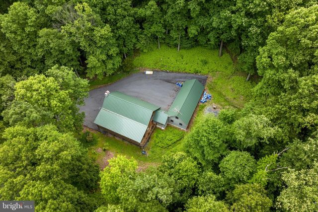 210 RESH RD, Reinholds, PA 17569