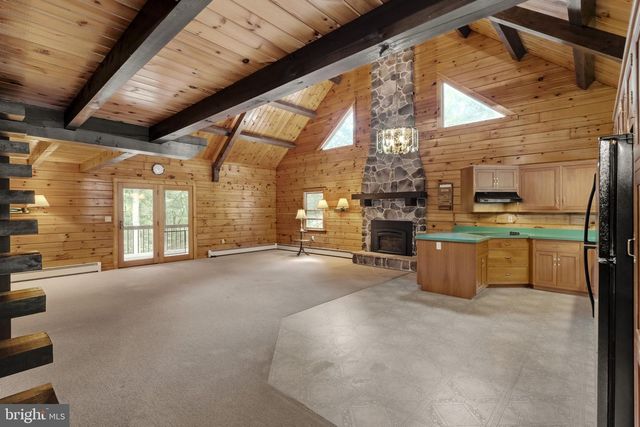 210 RESH RD, Reinholds, PA 17569