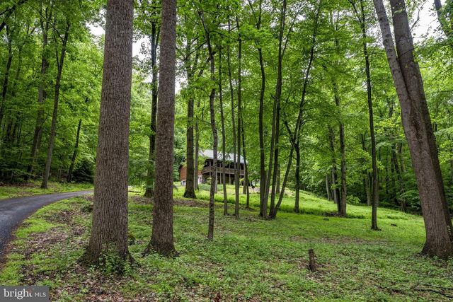210 RESH RD, Reinholds, PA 17569