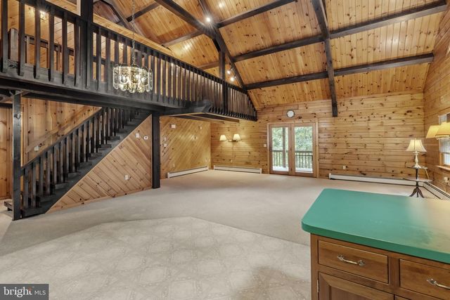 210 RESH RD, Reinholds, PA 17569