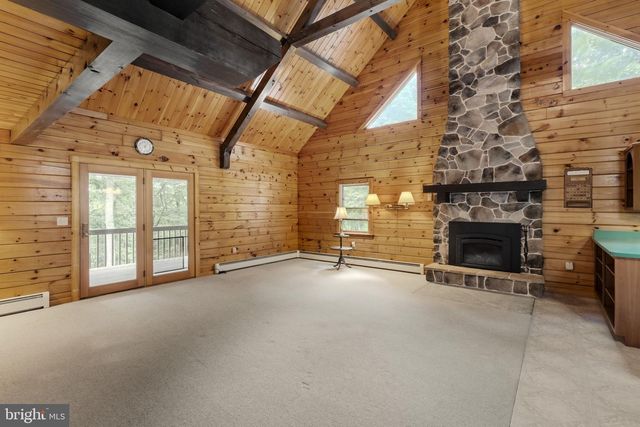 210 RESH RD, Reinholds, PA 17569