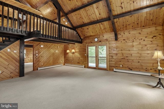 210 RESH RD, Reinholds, PA 17569