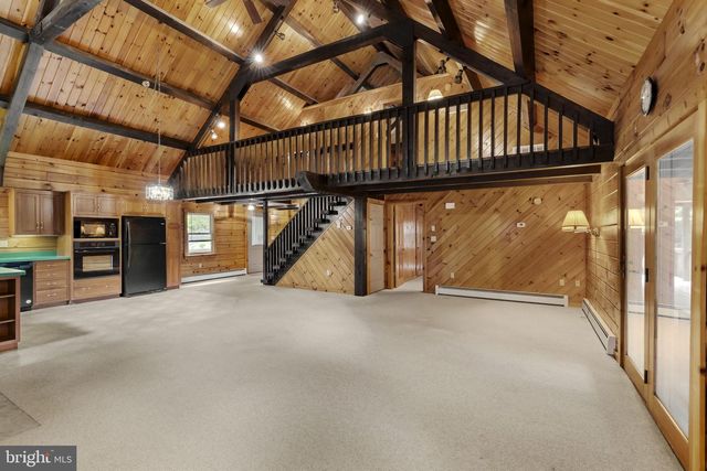 210 RESH RD, Reinholds, PA 17569
