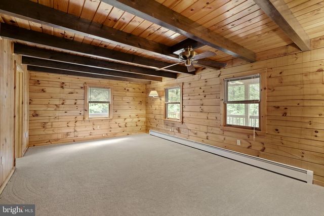 210 RESH RD, Reinholds, PA 17569