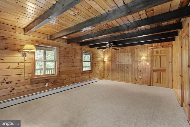 210 RESH RD, Reinholds, PA 17569