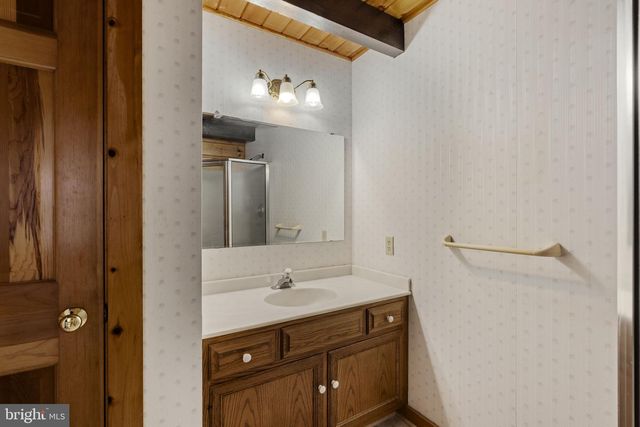 210 RESH RD, Reinholds, PA 17569