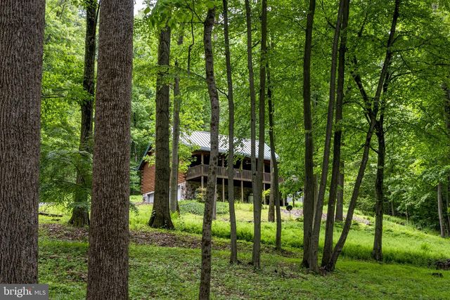 210 RESH RD, Reinholds, PA 17569