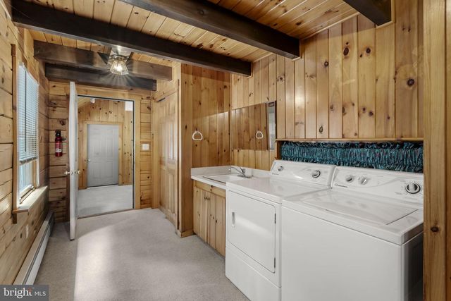 210 RESH RD, Reinholds, PA 17569