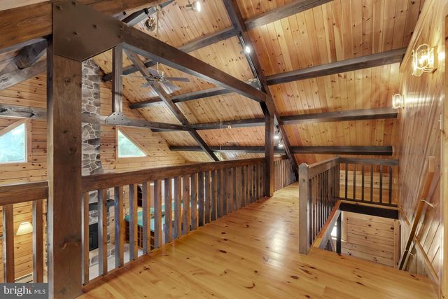 210 RESH RD, Reinholds, PA 17569