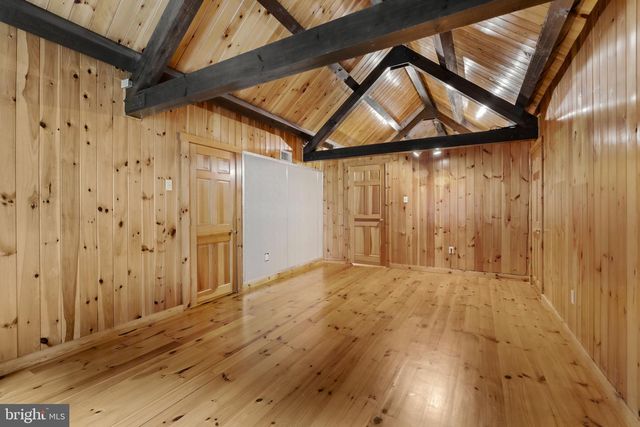 210 RESH RD, Reinholds, PA 17569
