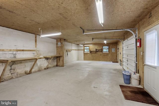 210 RESH RD, Reinholds, PA 17569