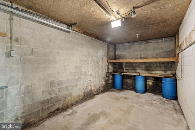 210 RESH RD, Reinholds, PA 17569