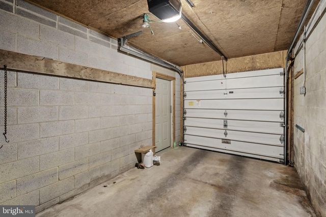 210 RESH RD, Reinholds, PA 17569