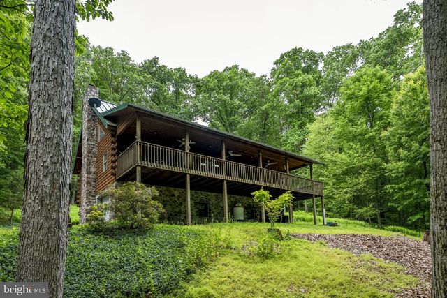 210 RESH RD, Reinholds, PA 17569
