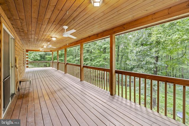 210 RESH RD, Reinholds, PA 17569