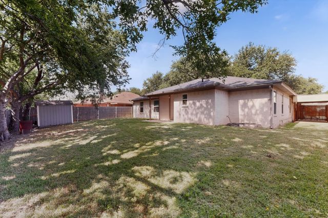 6804 Richfield Drive, North Richland Hills, TX 76182