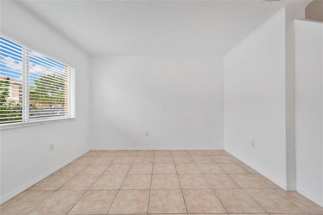 13909 SW 178th St 1, Miami, FL 33177