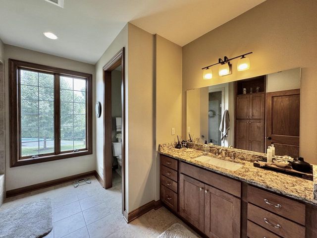 N62W28550 Rybeck ROAD, Hartland, WI 53029
