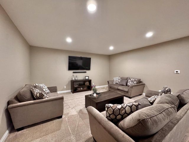 N62W28550 Rybeck ROAD, Hartland, WI 53029