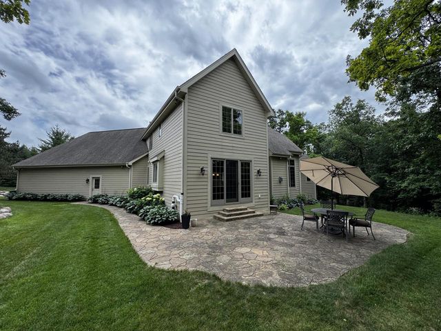N62W28550 Rybeck ROAD, Hartland, WI 53029