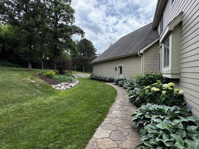 N62W28550 Rybeck ROAD, Hartland, WI 53029