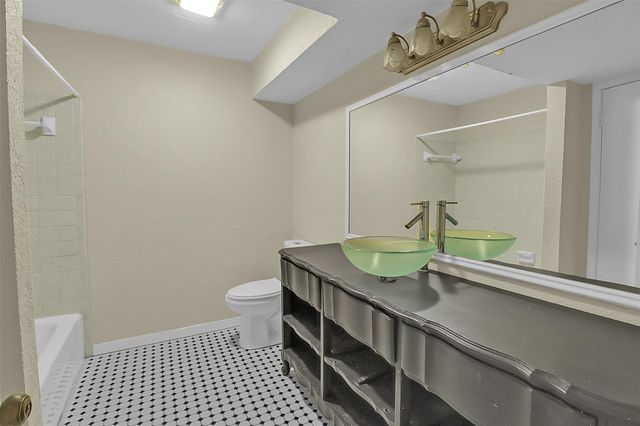 1304 Ward Road 5, Baytown, TX 77520