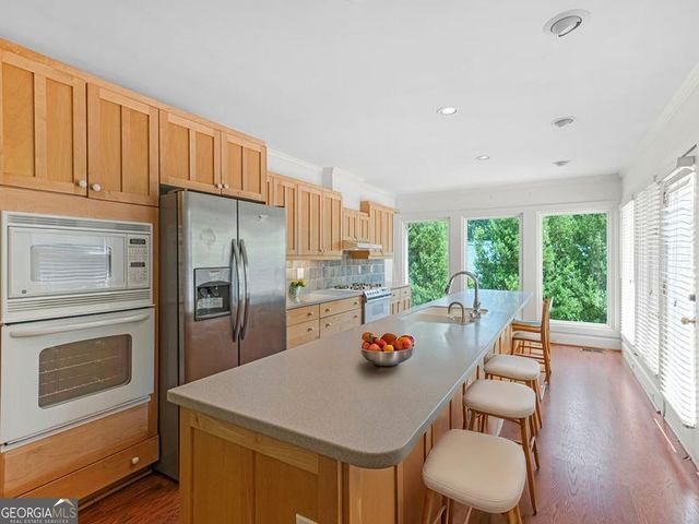 6 Downshire Lane, Decatur, GA 30033