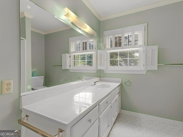 6 Downshire Lane, Decatur, GA 30033