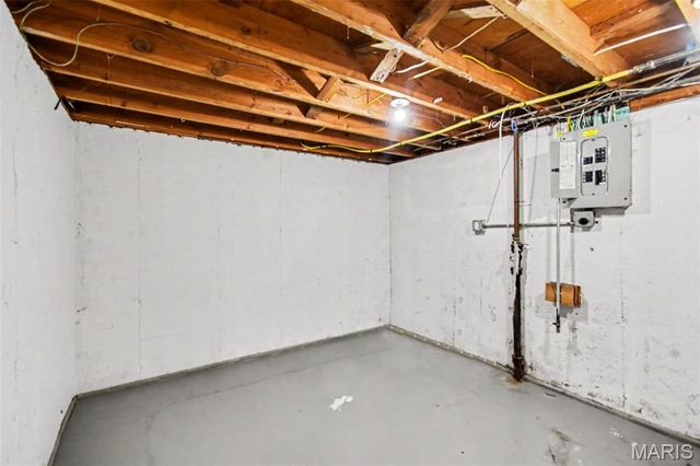 2125 Collier Drive, Florissant, MO 63031