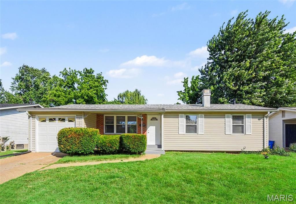 2125 Collier Drive, Florissant, MO 63031