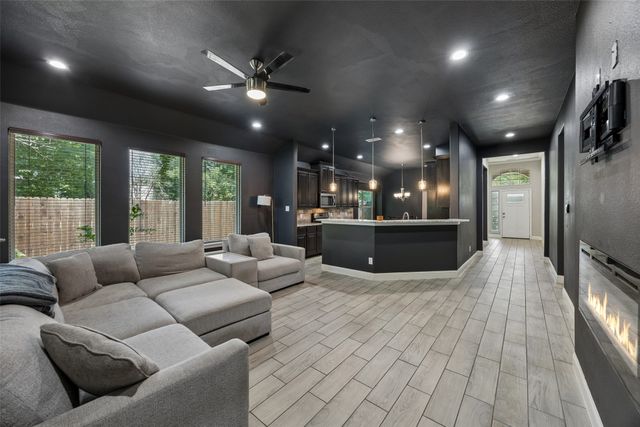 4030 Gilmore Street, Fort Worth, TX 76111